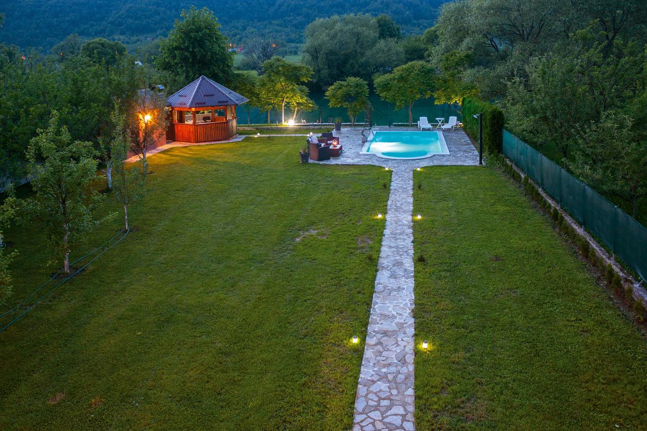 Casa Dellˇ Amore Villa Bihac Exterior photo